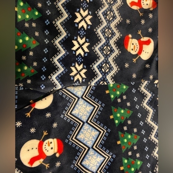 3 for $15 💜 juniors Size Medium 7/9 Christmas Leggings - Picture 2 of 4